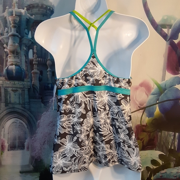 🪶Athleta NWTs top - Picture 6 of 7